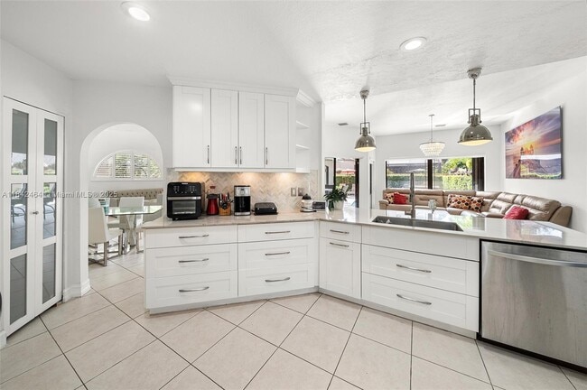 Building Photo - 9420 NW 18th Pl