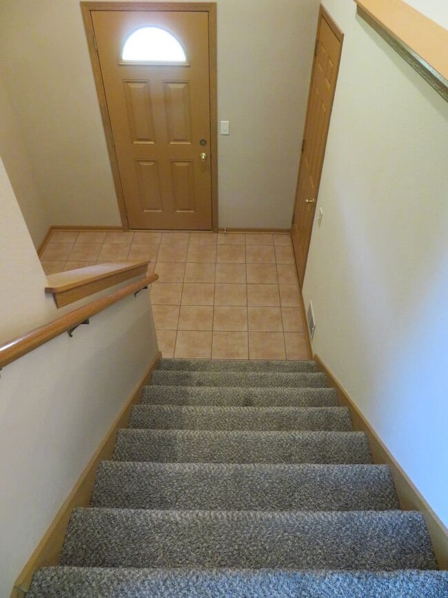 Building Photo - Raco 130/134 Nordic