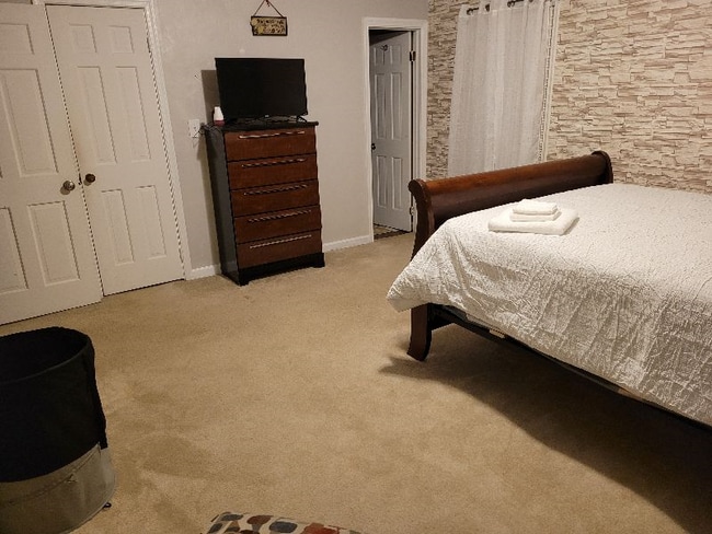 Building Photo - 5808 Bernhowe Manor Ln