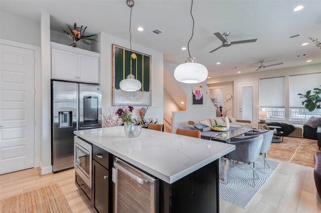 Building Photo - 2802 Grand Fountains Dr