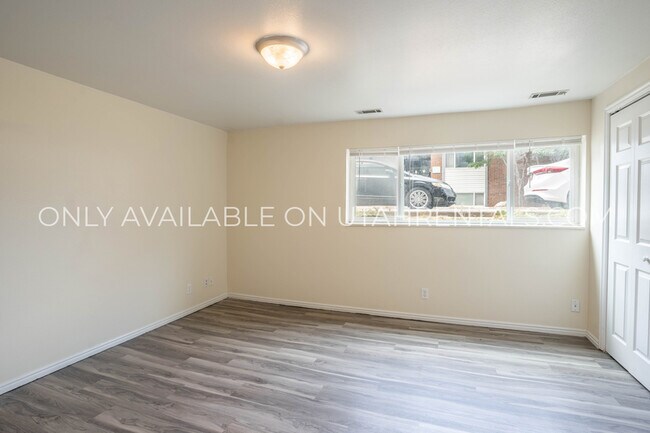 Building Photo - 1651 Hickory Ln