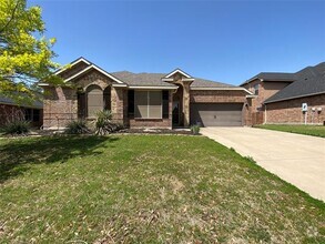 Building Photo - 1516 Salado Tr
