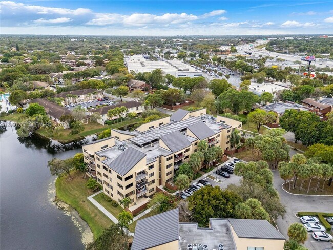 Building Photo - 6701 SW 116th Ct