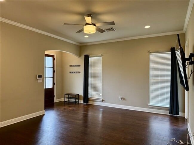 Building Photo - For Lease in Gated Cypress Place! Like-New...