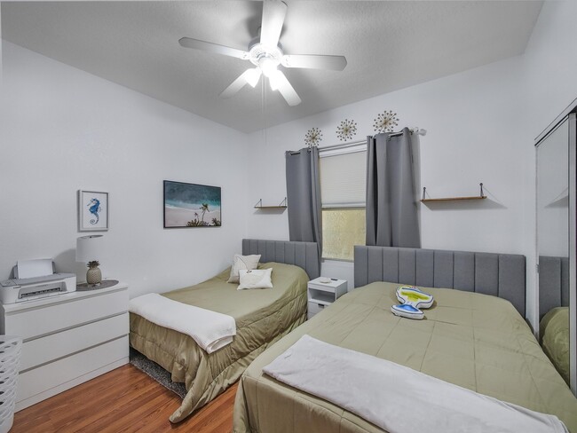 Building Photo - 1610 Presidential Way