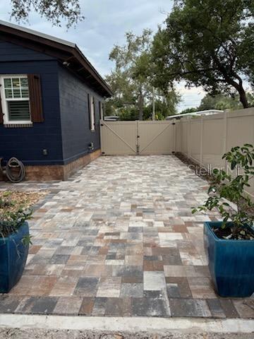 Building Photo - 525 Lexington St