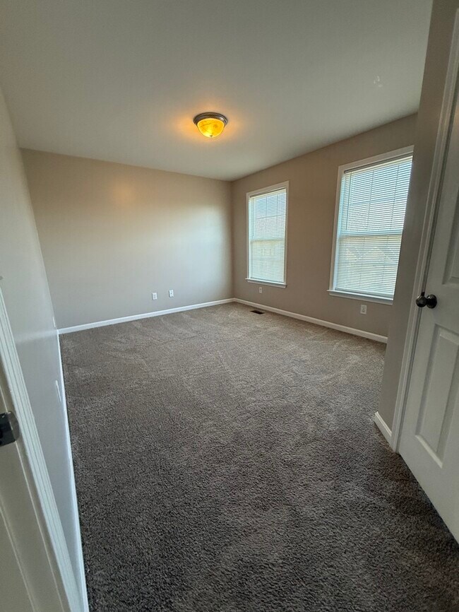 Building Photo - Single Family Home