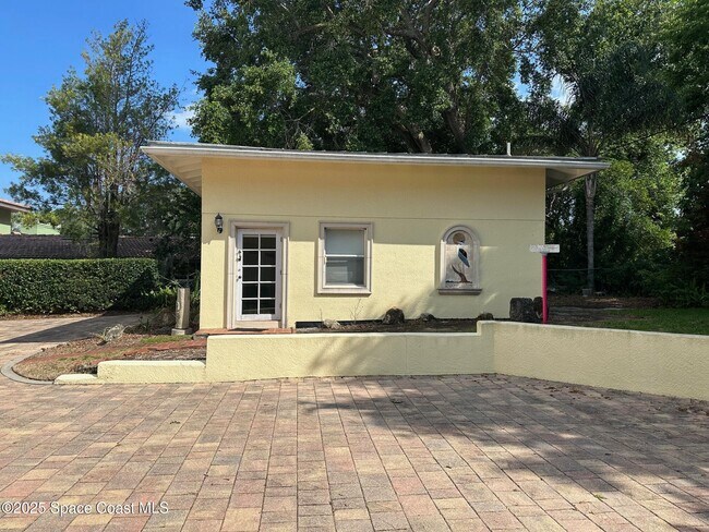 Building Photo - 1613 Indian River Dr