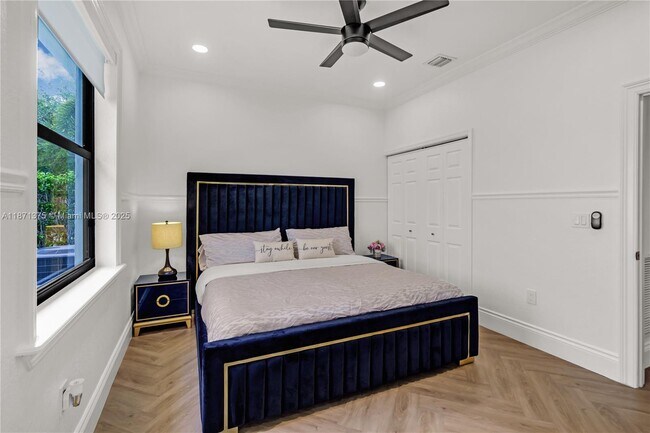 Building Photo - 5478 SW 189th Ave