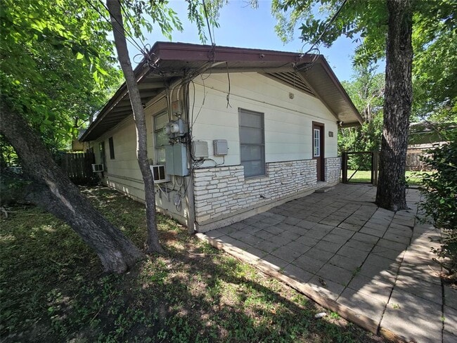 Building Photo - 4708 Red River St