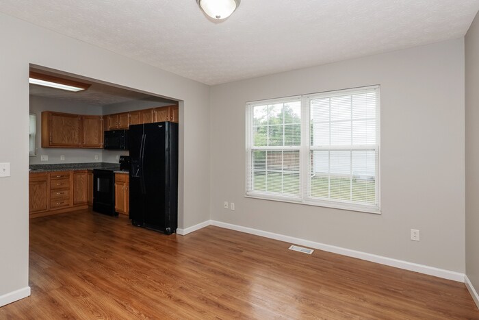 Building Photo - 5753 Ericsson Way