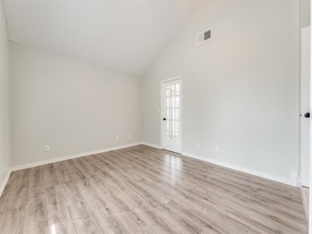Building Photo - 3220 Cliffview Dr