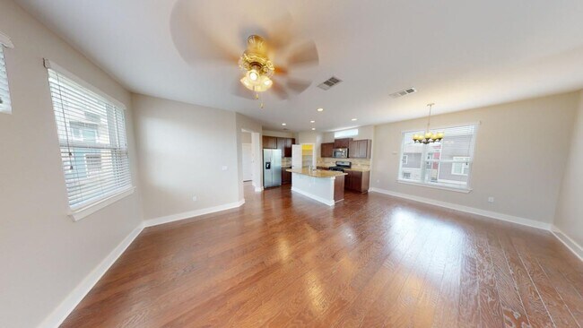 Building Photo - Gorgeous Condo in Edgewick - Minutes from Soco!