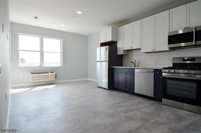 Building Photo - 82 E 31st St