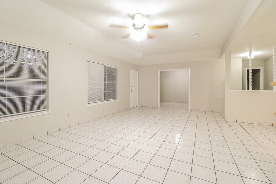 Building Photo - 6403 Fallengate Dr