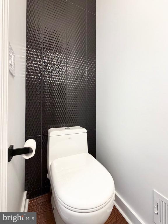 Building Photo - 308 Roarks Trail