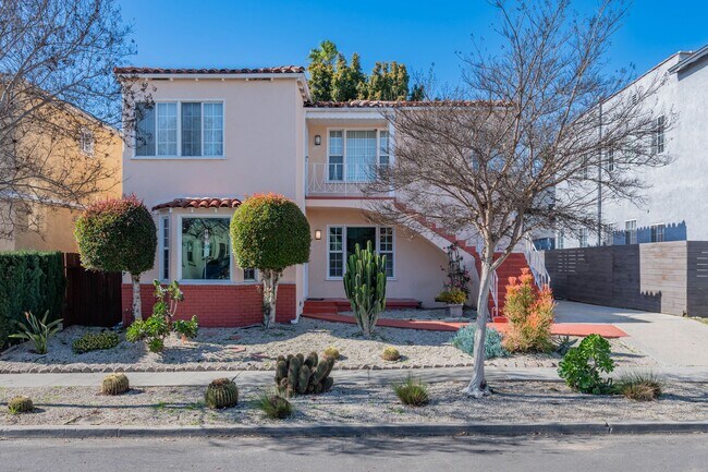 Building Photo - 1429 S Curson Ave