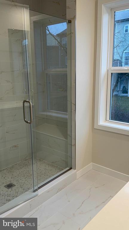 Building Photo - 42 Grayson Ln