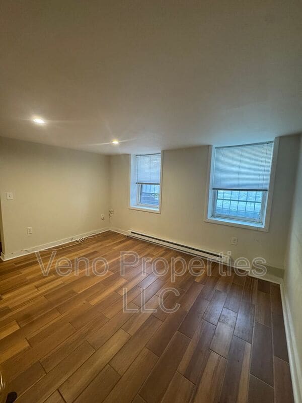 Building Photo - 402 Hamilton St