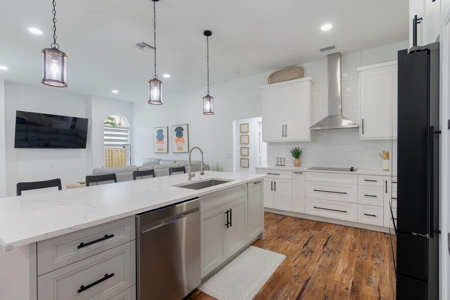 Building Photo - 13590 Jonquil Pl