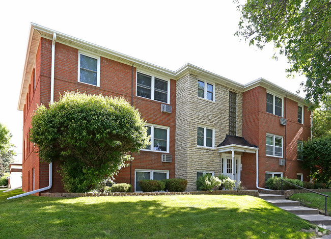 Primary Photo - Village Apts (1929)