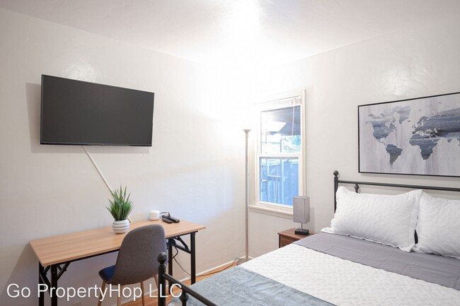 Building Photo - 3 br, 2 bath House - 147 S Mathilda Ave
