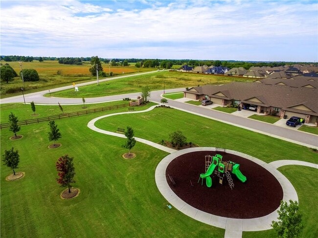 Building Photo - 938 Via Drago Ave