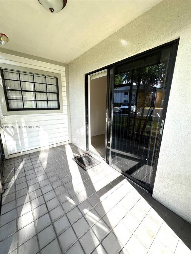 Building Photo - 919 NE 199th St