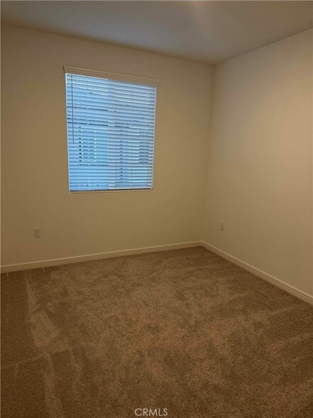 Building Photo - 32879 Manhattan Ave