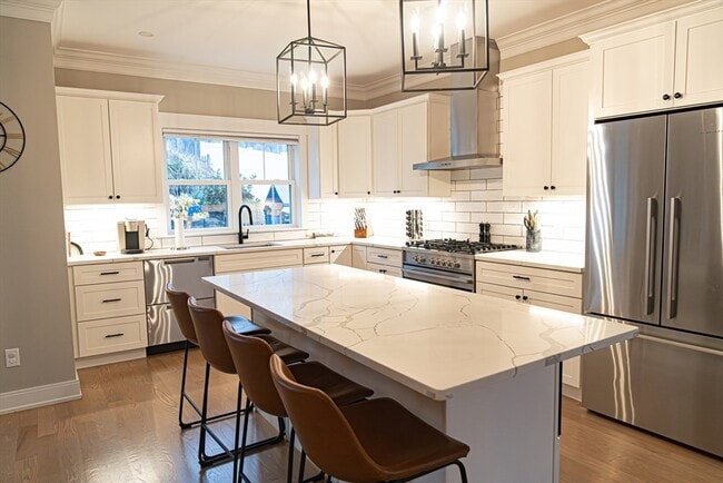 Building Photo - 279 Suffolk Ave