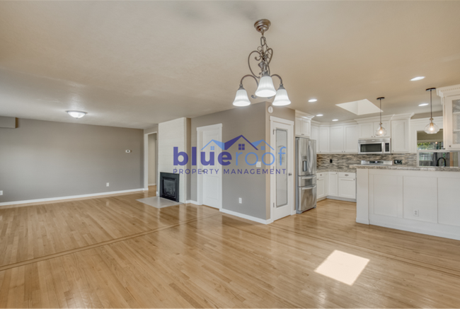 Building Photo - 10626 NE Knott St