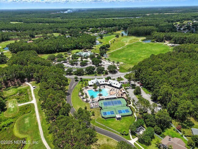 Building Photo - 4565 E Seneca Dr