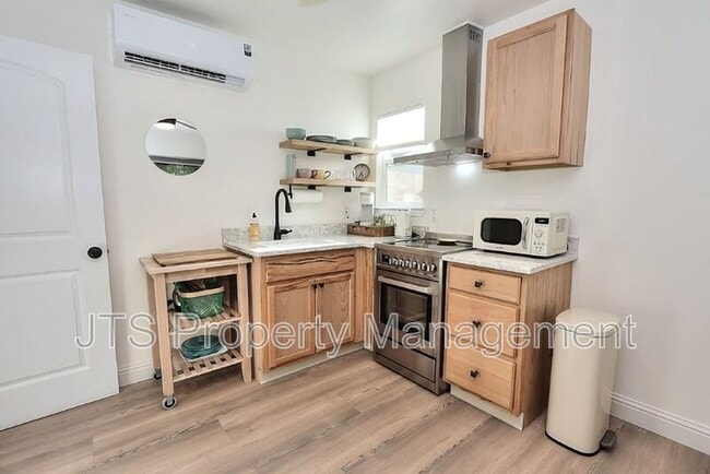 Building Photo - 6906 Pin Oak Ct