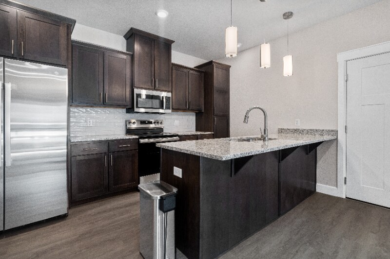 Building Photo - 1501 SW Aileron Cir