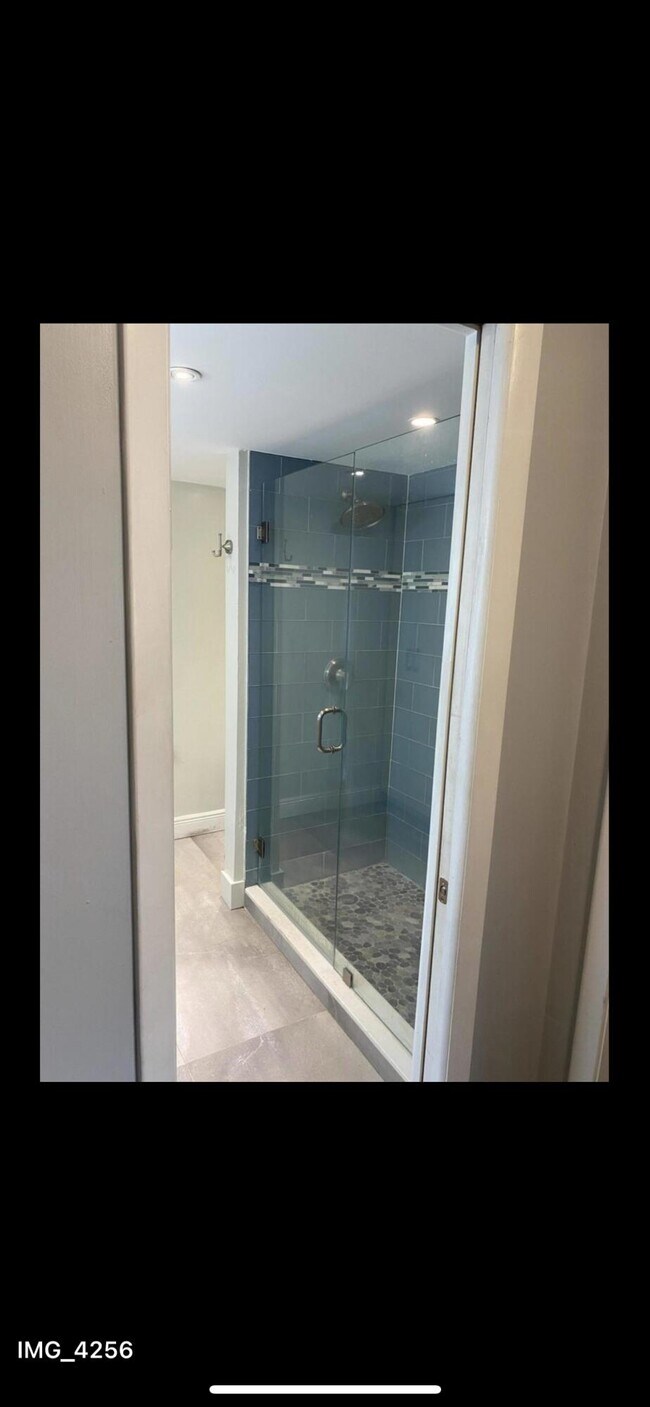 Building Photo - 6557 Racquet Club Dr