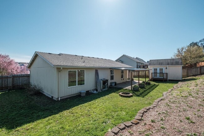 Building Photo - 5448 Siletz Ln
