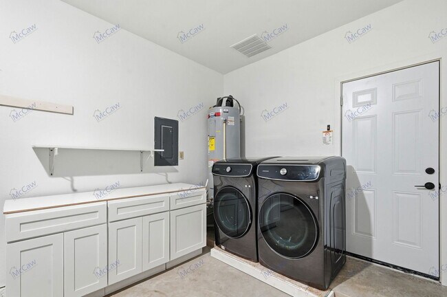 Building Photo - 7151 Gaston Ave