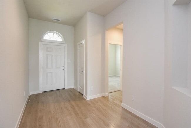 Building Photo - 3024 Myrtle Sunset Dr