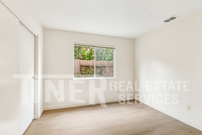 Building Photo - 8948 Warmsprings St