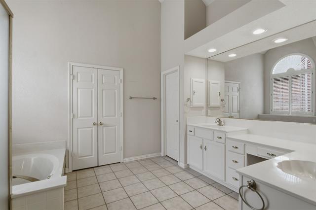 Building Photo - 2109 Gisbourne Dr