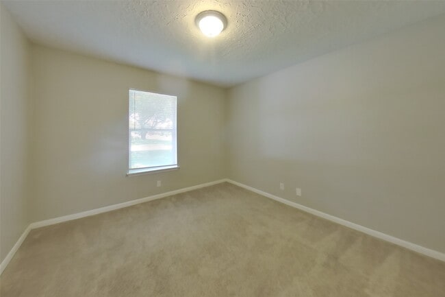 Building Photo - 13307 Venice Cir