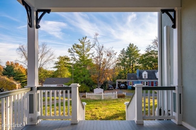 Building Photo - 811 Westover Dr