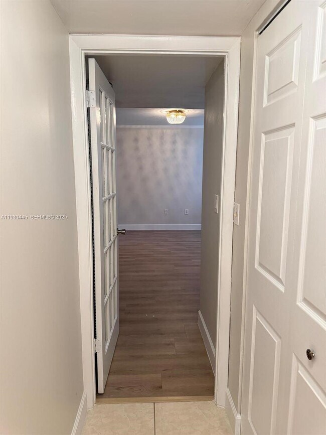 Building Photo - 671 NE 195th St