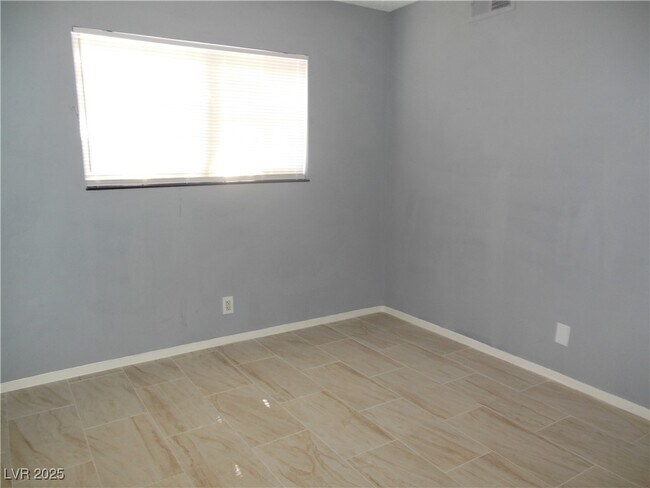 Building Photo - 2557 Boise St