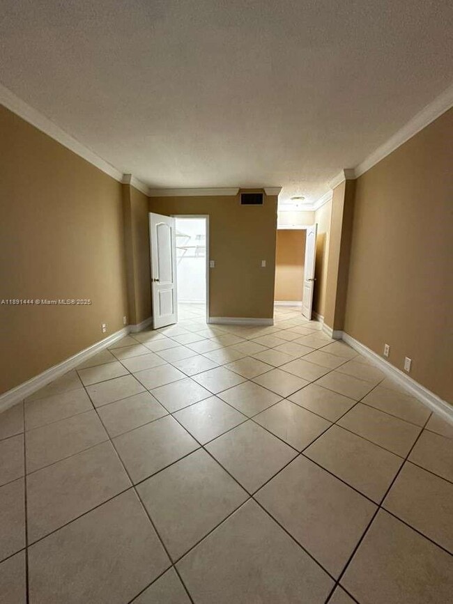 Building Photo - 1455 N Treasure Dr