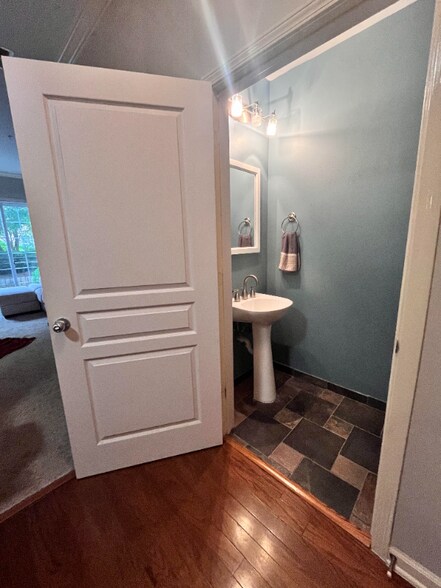 Building Photo - 1400 Granby St