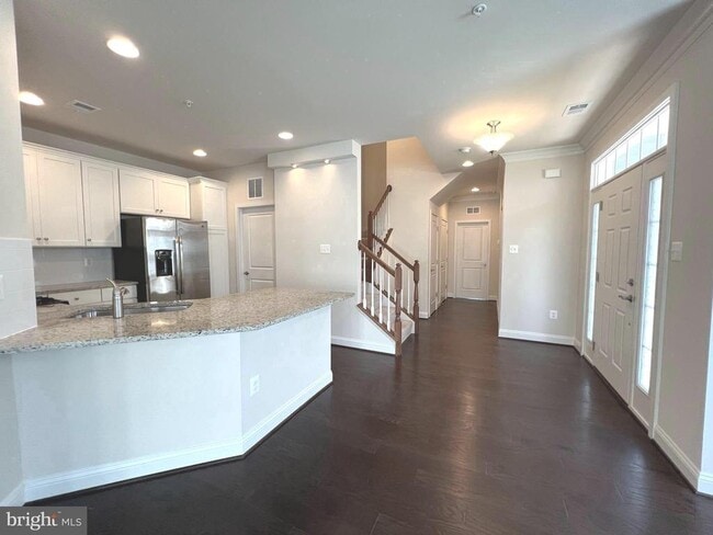 Building Photo - 2634 Dragon Fly Way