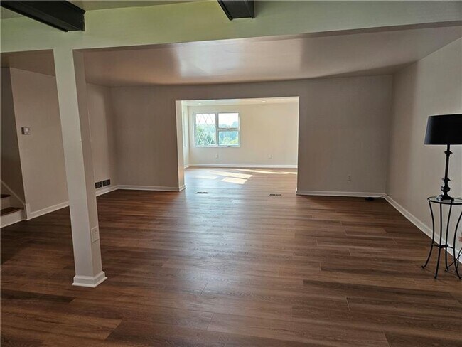 Building Photo - 38 S Rolling Hills Ave