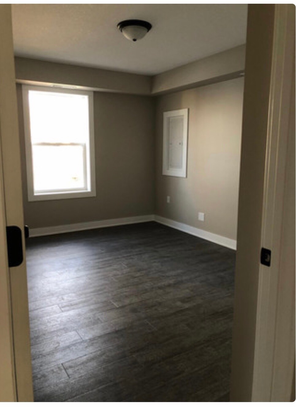 Bedroom - 84 Curtice St E