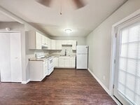 Building Photo - 537 Toner St